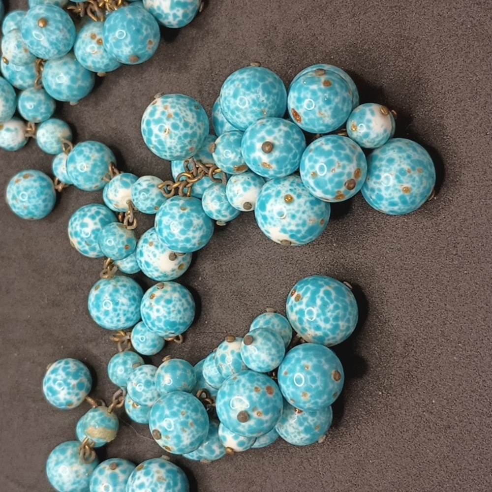 Vintage Turquoise Color Bead Cluster Necklace - Picture 2 of 3